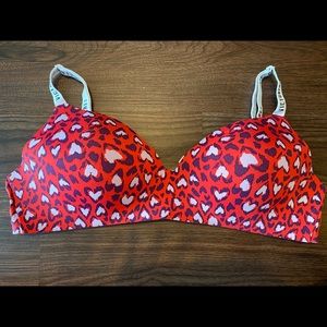 Red Heart Leopard VS Tshirt Wireless Bra